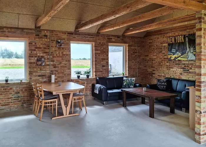 بيت للعطل 3 Bedroom Amazing In *